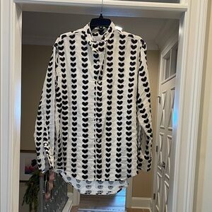 Emily Phillips Black Heart Patterned Button-Up Shirt(bw)